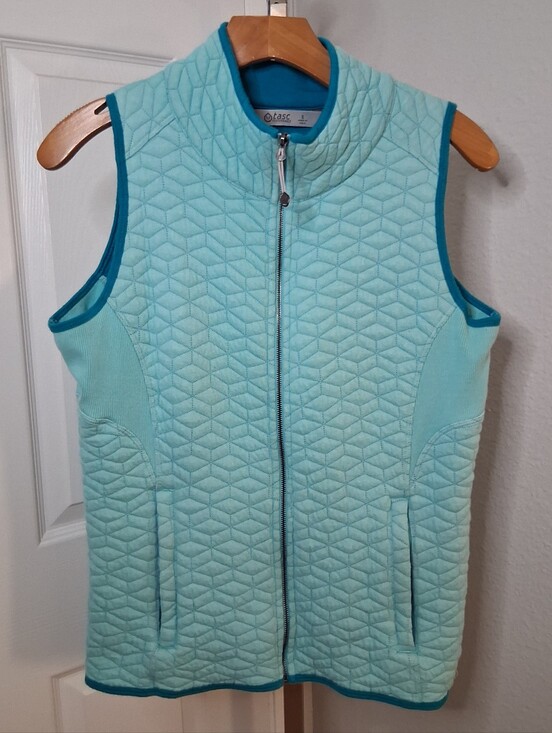 Tasc Performance Jackets & Blazers - Tasc Aqua Quilted Vest Small